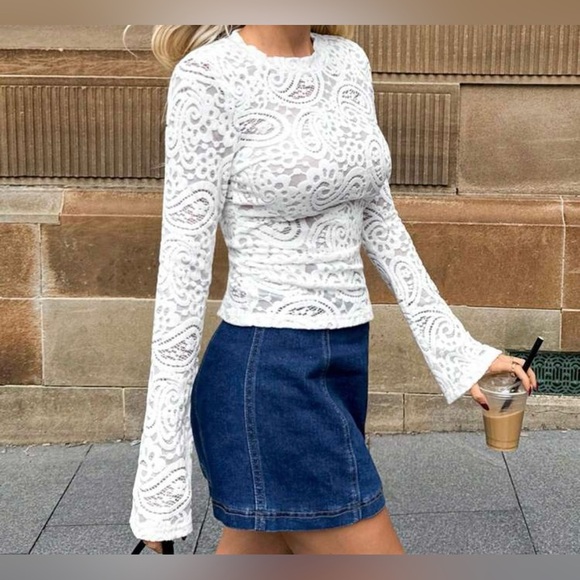 Elegant White Lace Top - Picture 5 of 6